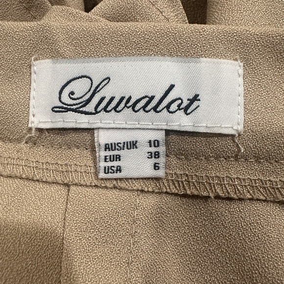 Luvalot Elegant Layered Tailored Tan Shorts Dressy Skort Small US 6 - Picture 3 of 3